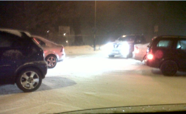 the joy of gridlock (please note that there was almost no snow on the ground - just ice under that little sprinkling!)