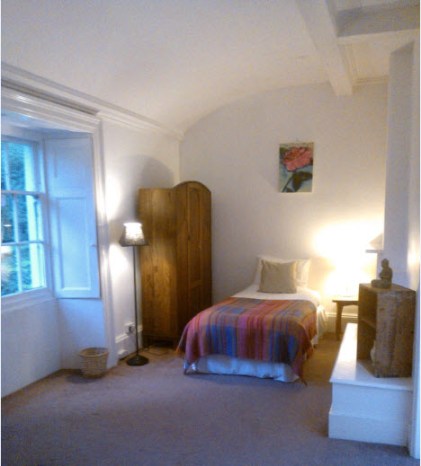 The rooms were basic, but comfortable and absolutely silent - I didn't need my ear plugs at all